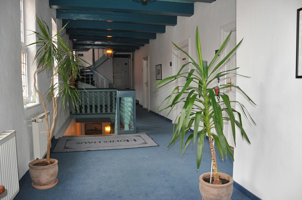 Hohes Haus Hotel Greetsiel Bagian luar foto
