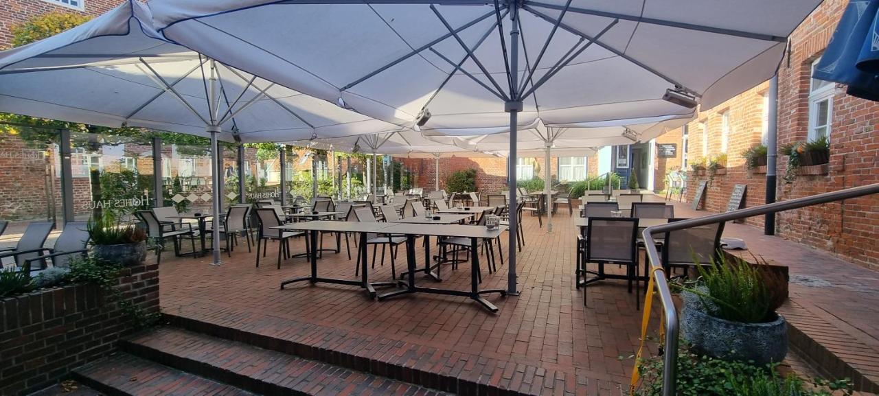 Hohes Haus Hotel Greetsiel Bagian luar foto