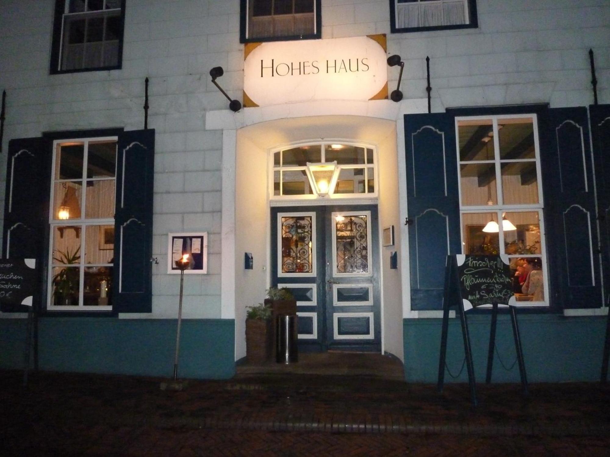 Hohes Haus Hotel Greetsiel Bagian luar foto