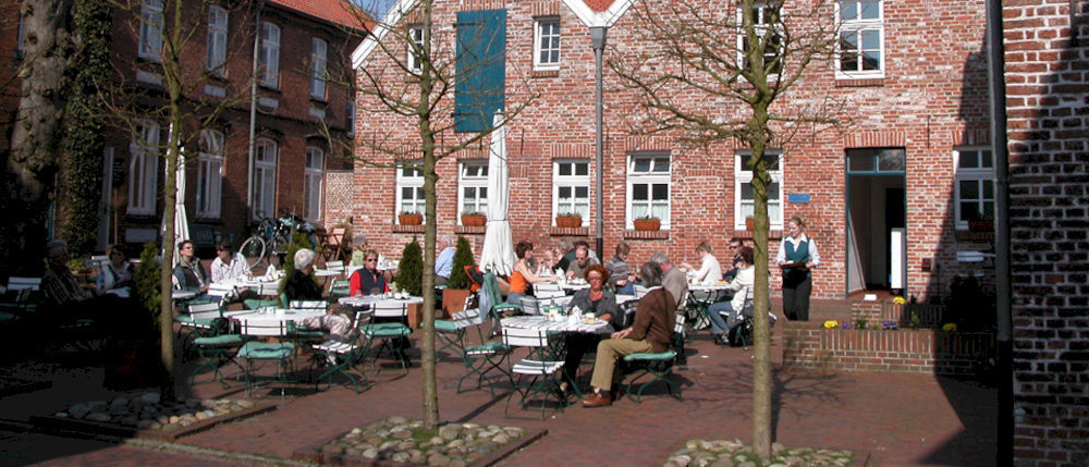 Hohes Haus Hotel Greetsiel Bagian luar foto